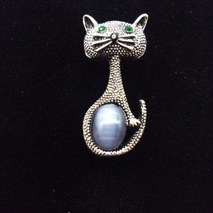 Green Eyed Cat Brooch Rhinestone Pin Stylish Sparkle Silver Tone Metal Gemstone